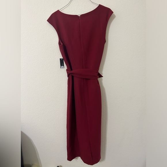 NWT TAHARI Cap Sleeve Crepe Sheath Dress Bordeaux Red Size 8 Lined Business New - Picture 10 of 12